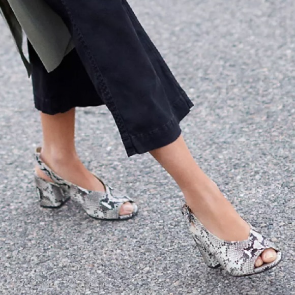 Snakeskin Slingback Peep Toe Block Heel Sandals - Picture 2 of 5